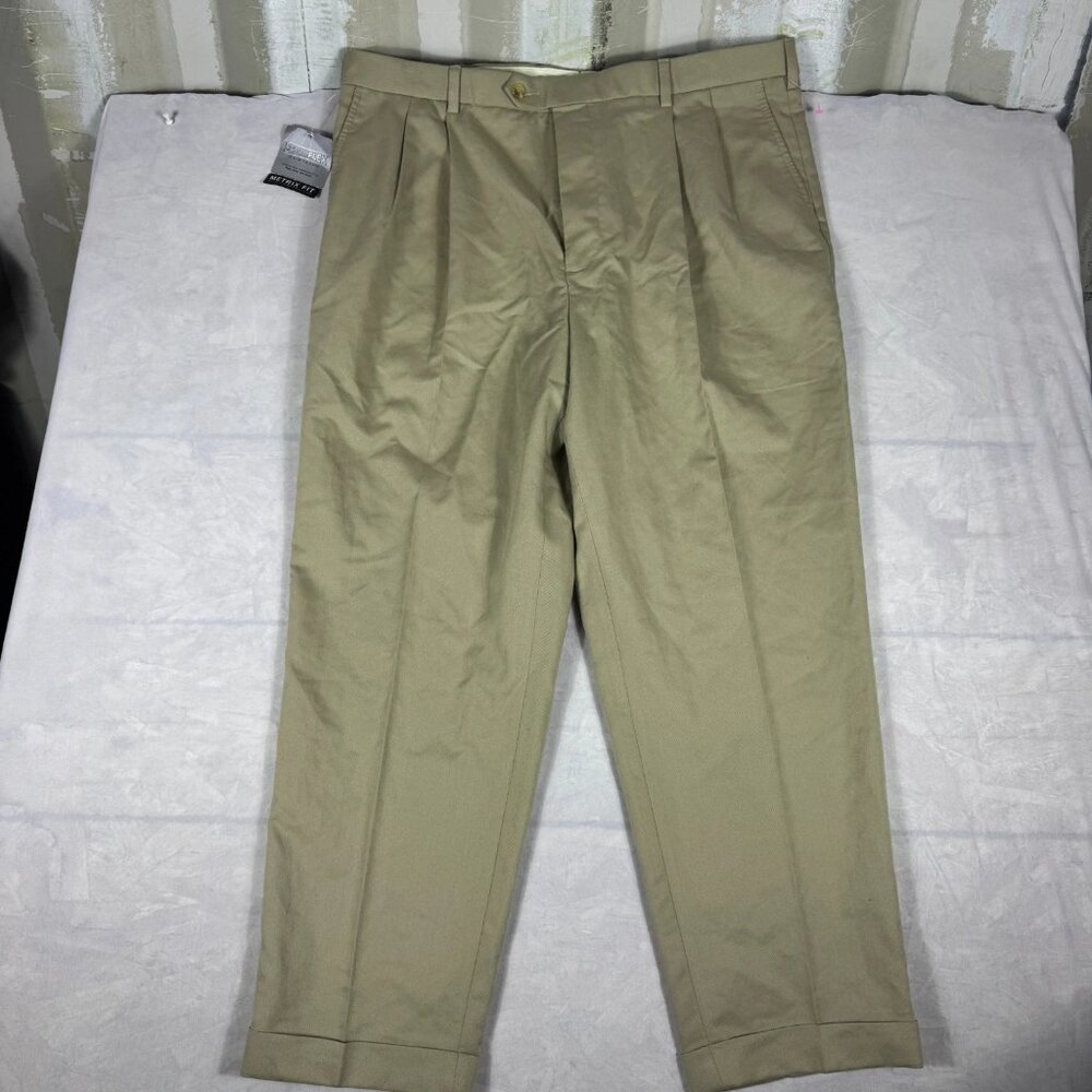 Izod Chino Pants Men's Beige Pleated Straight‎ Leg Metrix Fit Cuffed Hem 40x30
